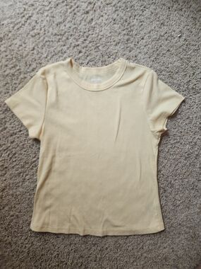 Old Navy Women's Snug Fit Tee in Butter Yellow